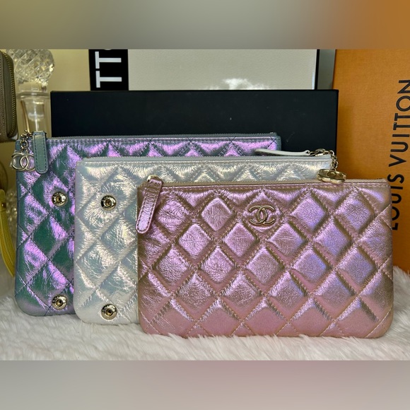 CHANEL Handbags - 🔥🦄UNUSED!! ULTRA RARE!! CHANEL•Iridescent Crumpled Calfskin Trio Pouch/Clutch
